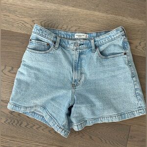 Abercrombie High Rise Dad Short (size 31)